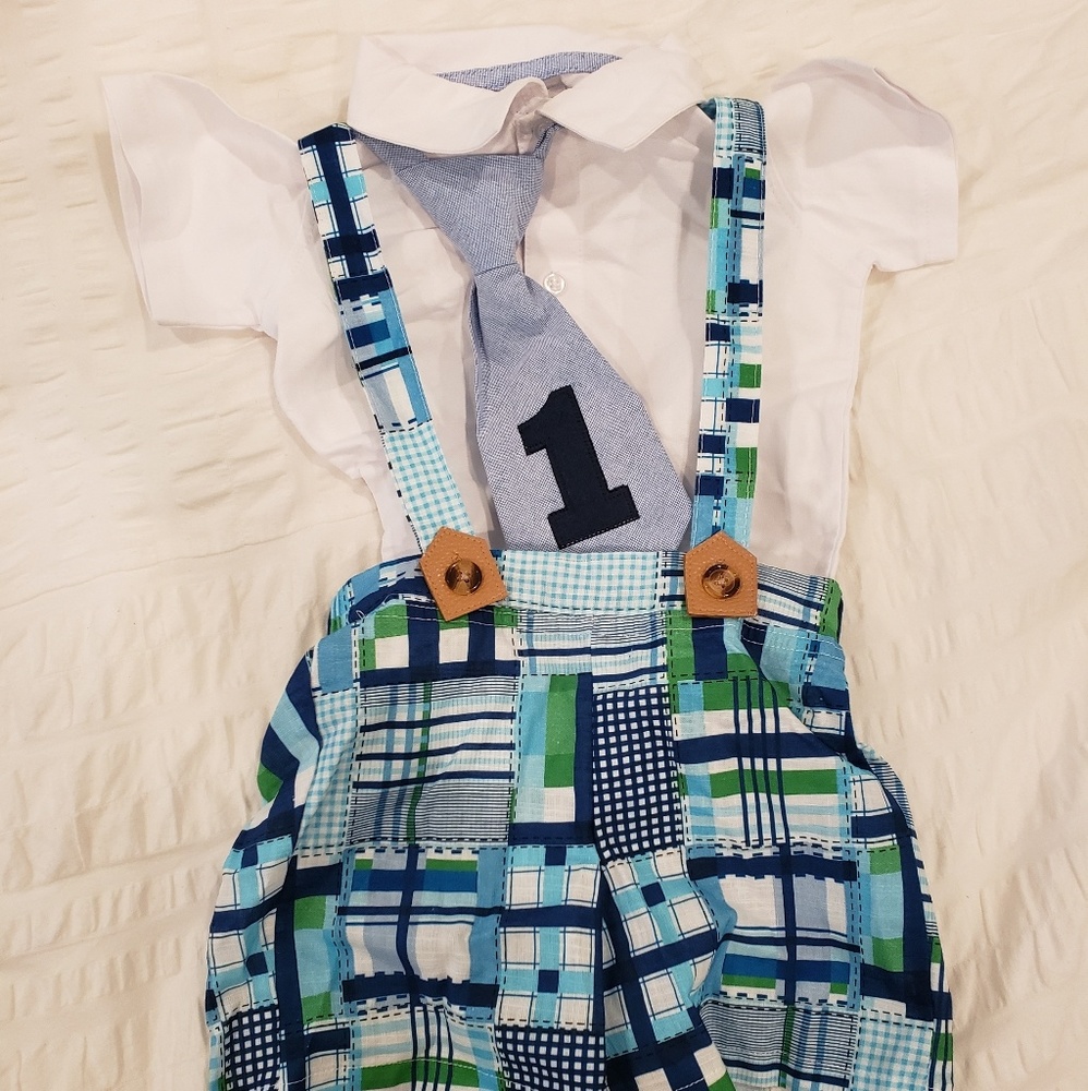 NWT one year old birthday outfit removeable tie